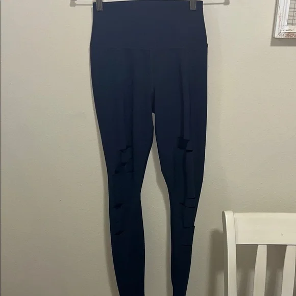 Alo High Waist Dark Grey Warrior Leggings Size Small - Picture 2 of 11